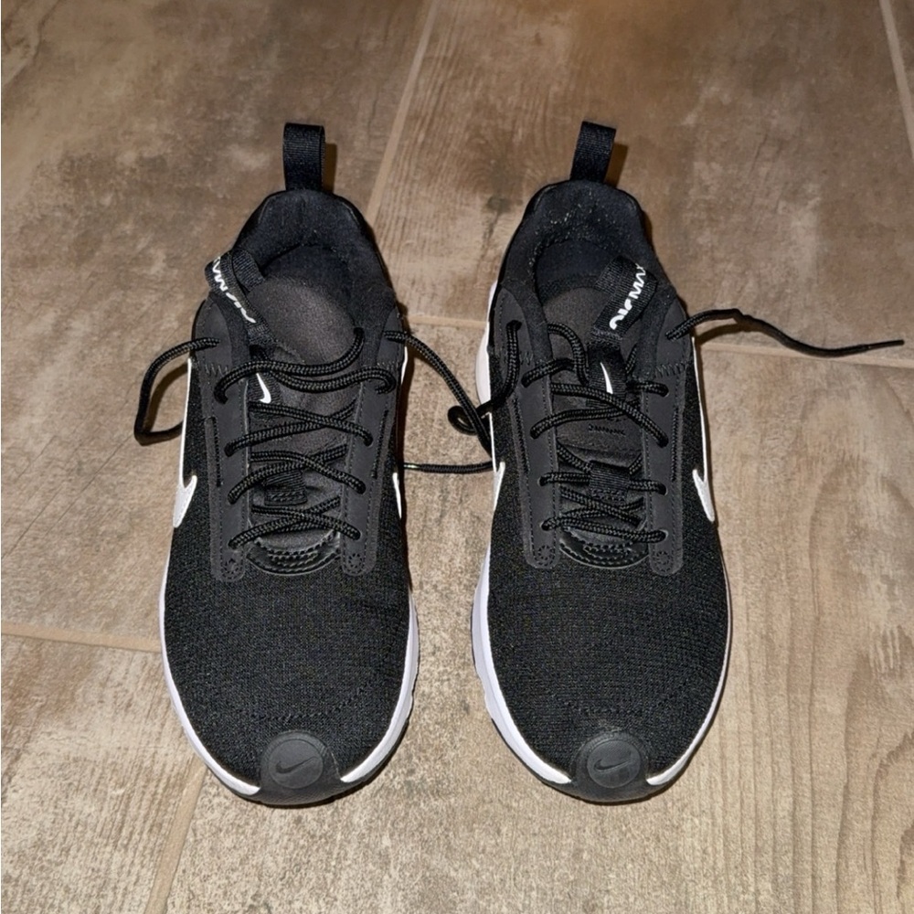 Nike Woman's Black Running Shoes